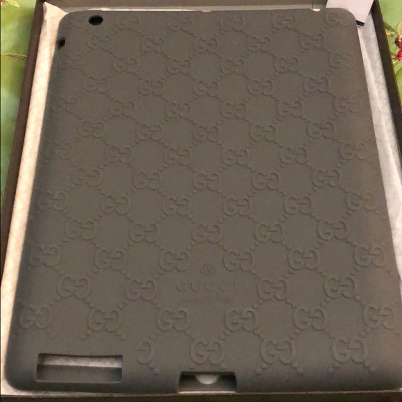 - Authentic Gucci ipad2 Silicone GG cover - Picture 3 of 6